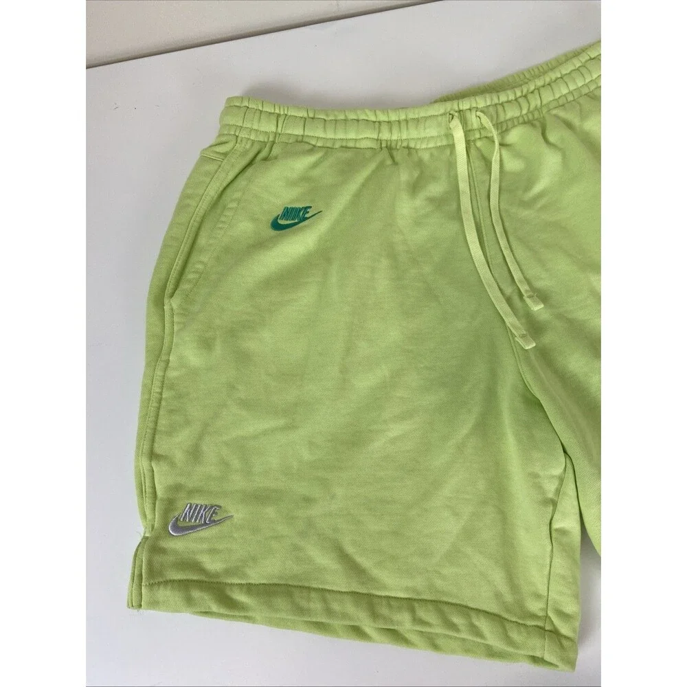 Nike NSW Sportswear Essentials+ French Terry shorts embroidered Neon Green XXL